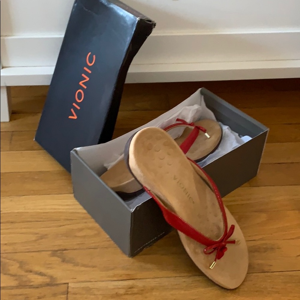 Vionic sandals size 9 red